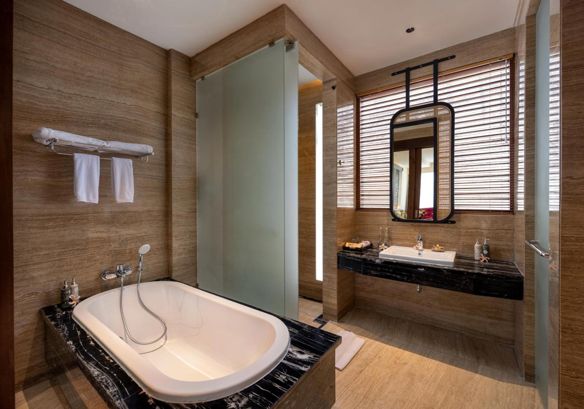 Mokko Suites Batubelig Canggu Extérieur photo